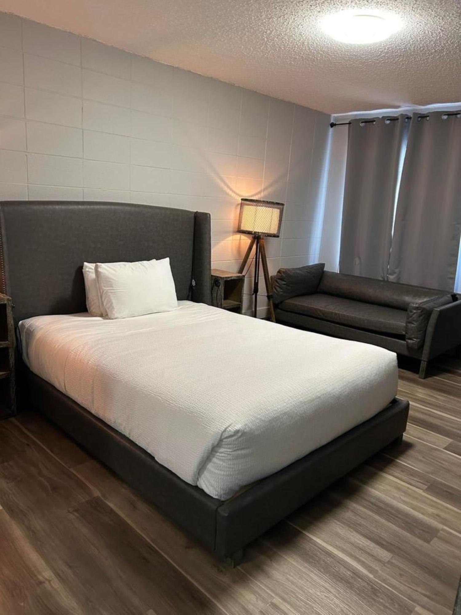 Parkside Inn Grande Prairie Buitenkant foto